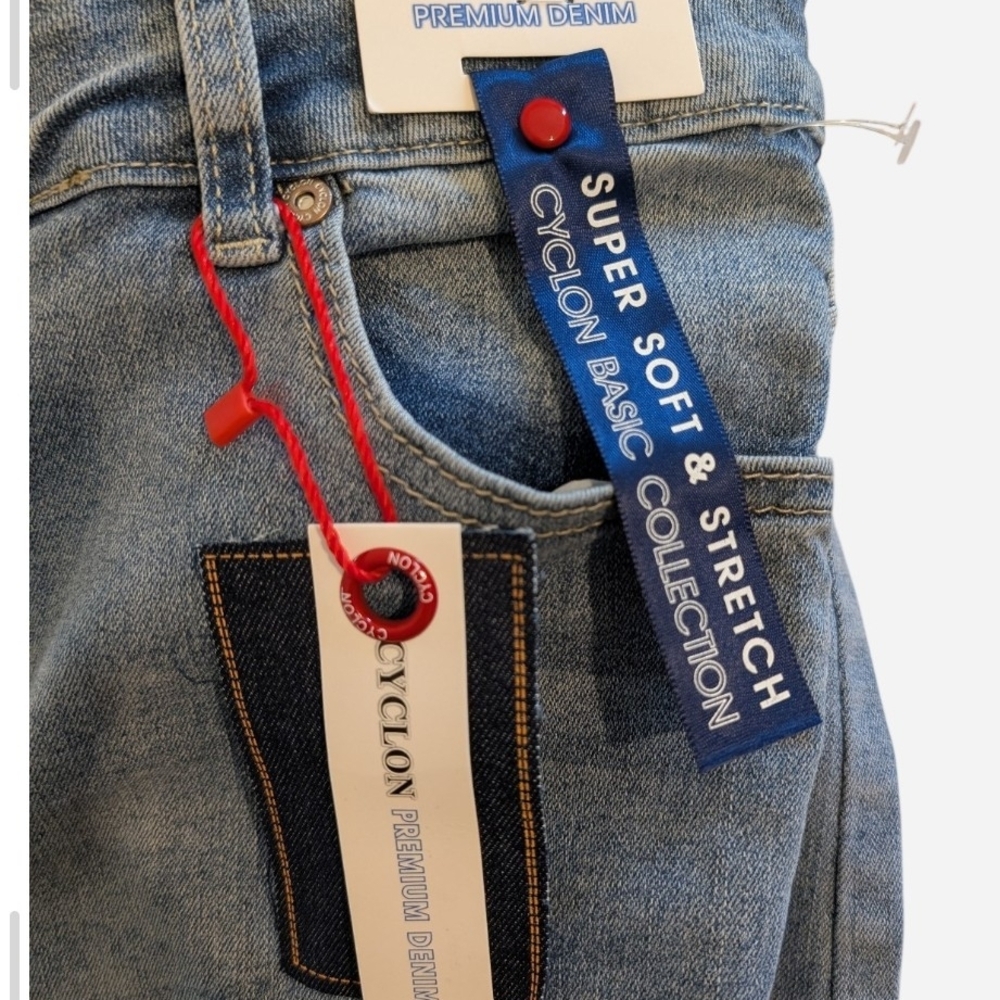 Classic Blue Ankle Jeans - Picture 6 of 8